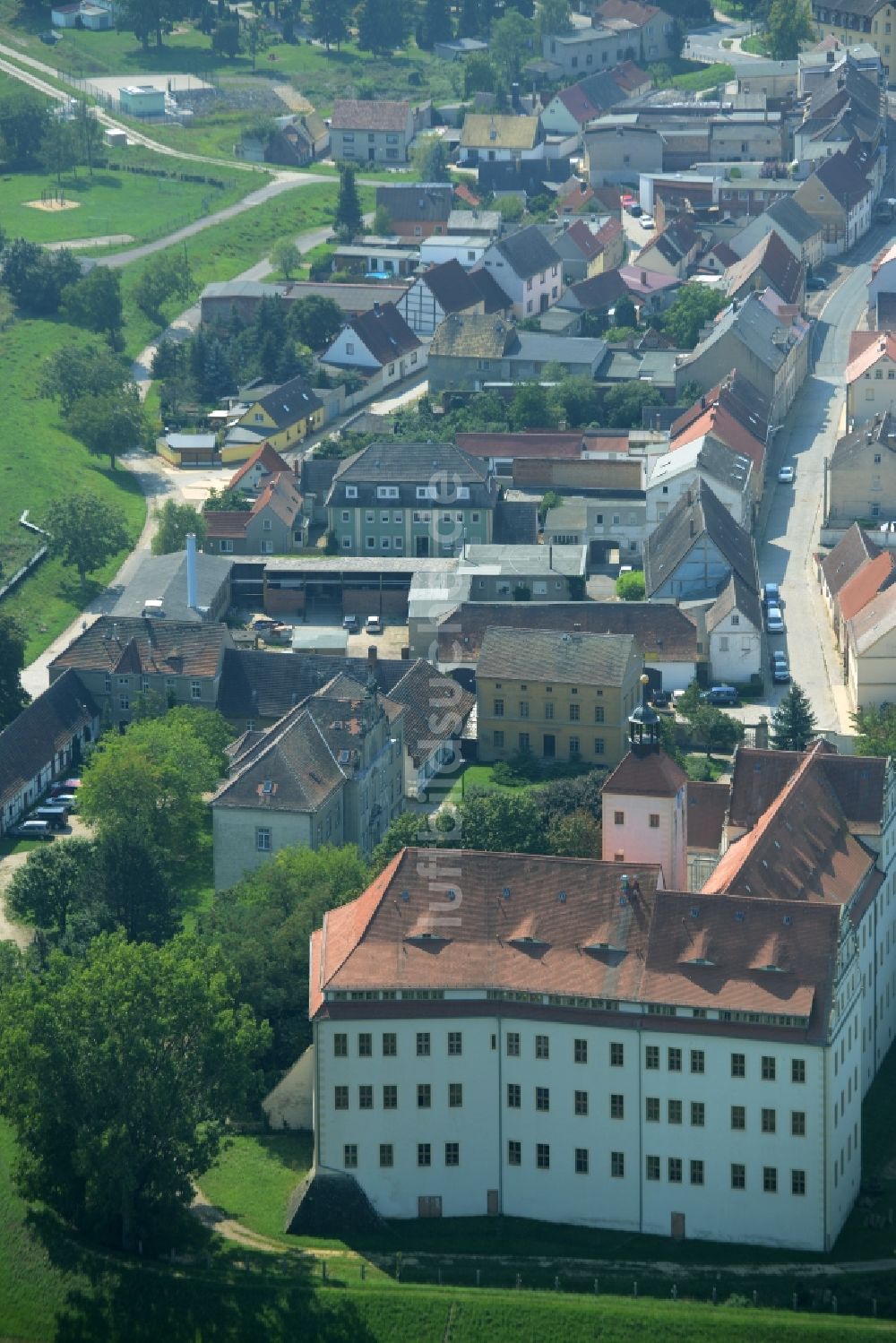 Bad Schmiedeberg von oben - Gebäude und Schlosspark des Schloß Pretsch in Bad Schmiedeberg im Bundesland Sachsen-Anhalt