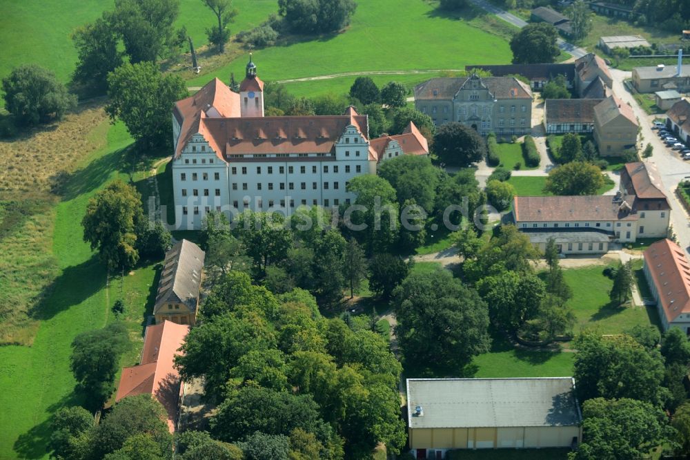 Bad Schmiedeberg von oben - Gebäude und Schlosspark des Schloß Pretsch in Bad Schmiedeberg im Bundesland Sachsen-Anhalt