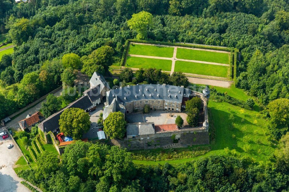 Luftaufnahme Hagen - Gebäude und Schlosspark des Schloß Schloss Hohenlimburg in Hagen im Bundesland Nordrhein-Westfalen