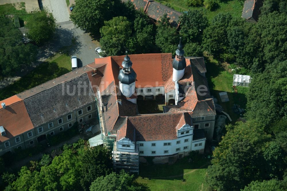 Zschepplin aus der Vogelperspektive: Gebäude und Schlosspark des Schloß Zschepplin in Zschepplin im Bundesland Sachsen