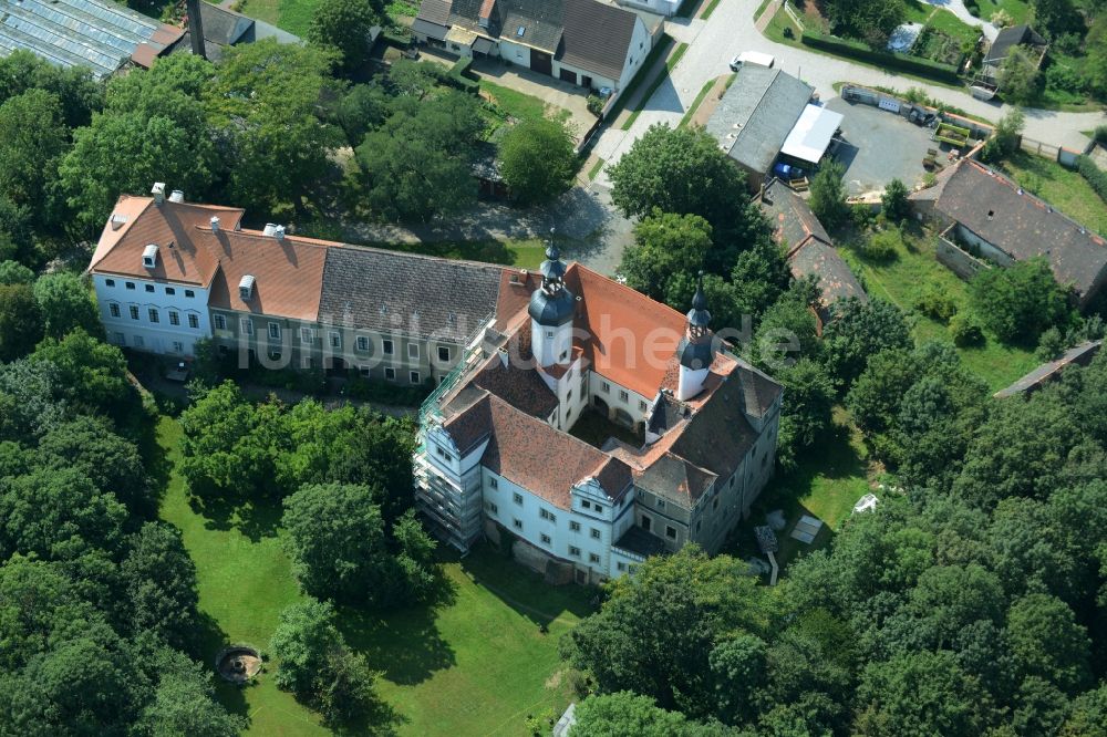 Luftbild Zschepplin - Gebäude und Schlosspark des Schloß Zschepplin in Zschepplin im Bundesland Sachsen