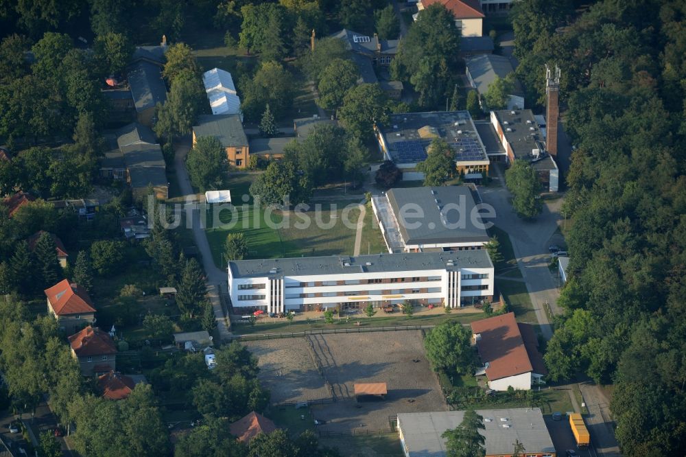 Luftaufnahme Berlin - Gebäude im Süden der Einrichtung Ulmenhof der Stephanus Stiftung in Rahnsdorf in Berlin