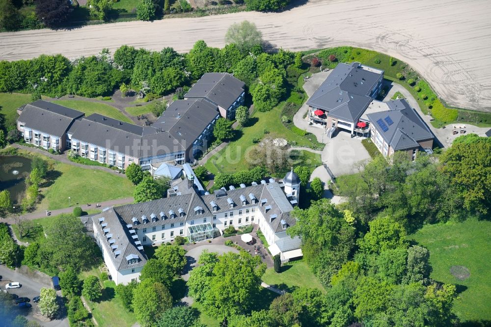 Luftbild Kleve - Gebäude des Seniorenhaus Burg Ranzowin Kleve im Bundesland Nordrhein-Westfalen, Deutschland