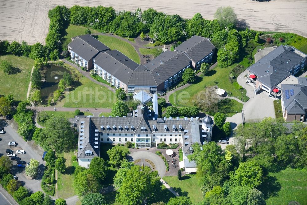 Luftaufnahme Kleve - Gebäude des Seniorenhaus Burg Ranzowin Kleve im Bundesland Nordrhein-Westfalen, Deutschland