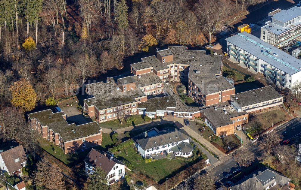 Lüdenscheid von oben - Gebäude des Seniorenzentrum Lüdenscheid in Lüdenscheid im Bundesland Nordrhein-Westfalen, Deutschland