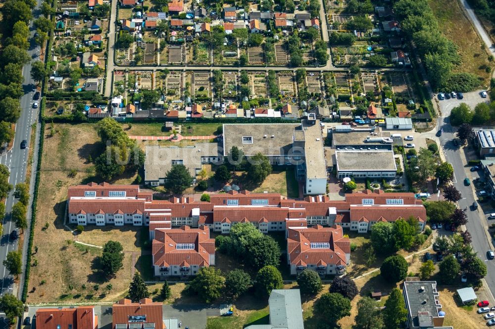 Bergkamen von oben - Gebäude des Seniorenzentrums Hermann-Görlitz-Seniorenzentrum in Bergkamen in Nordrhein-Westfalen, Deurschland