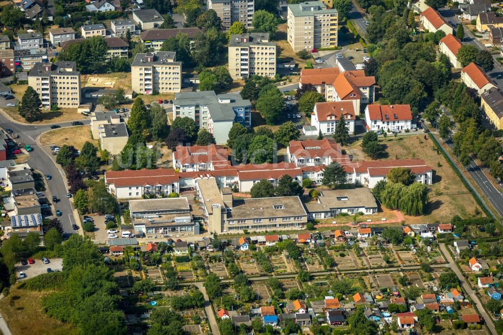 Luftaufnahme Bergkamen - Gebäude des Seniorenzentrums Hermann-Görlitz-Seniorenzentrum in Bergkamen in Nordrhein-Westfalen, Deurschland