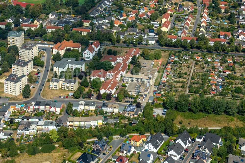 Bergkamen aus der Vogelperspektive: Gebäude des Seniorenzentrums Hermann-Görlitz-Seniorenzentrum in Bergkamen in Nordrhein-Westfalen, Deurschland