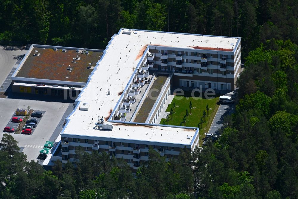Luftaufnahme Hohen Neuendorf - Gebäude des Seniorenzentrums in Hohen Neuendorf im Bundesland Brandenburg, Deutschland