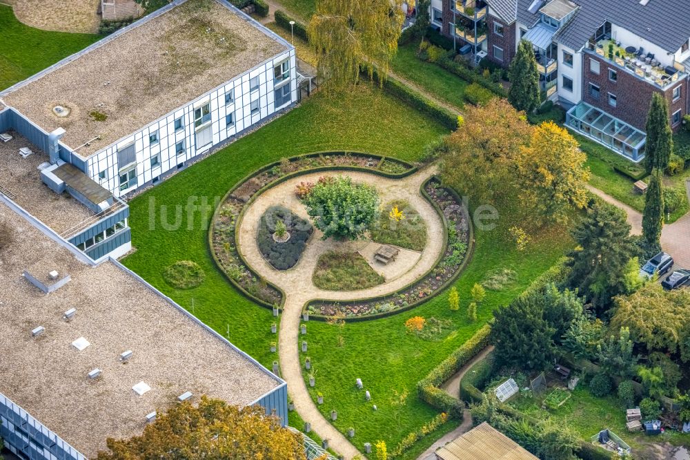 Elten von oben - Gebäude des Seniorenzentrums St. Martinus-Stift in Elten im Bundesland Nordrhein-Westfalen, Deutschland