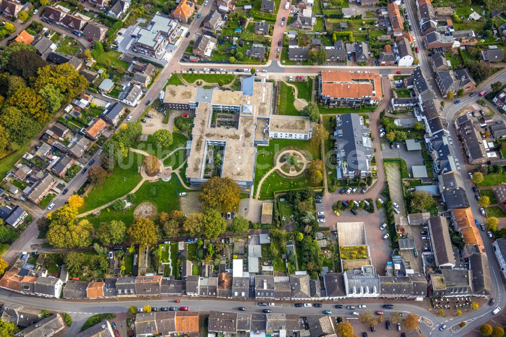 Elten aus der Vogelperspektive: Gebäude des Seniorenzentrums St. Martinus-Stift in Elten im Bundesland Nordrhein-Westfalen, Deutschland