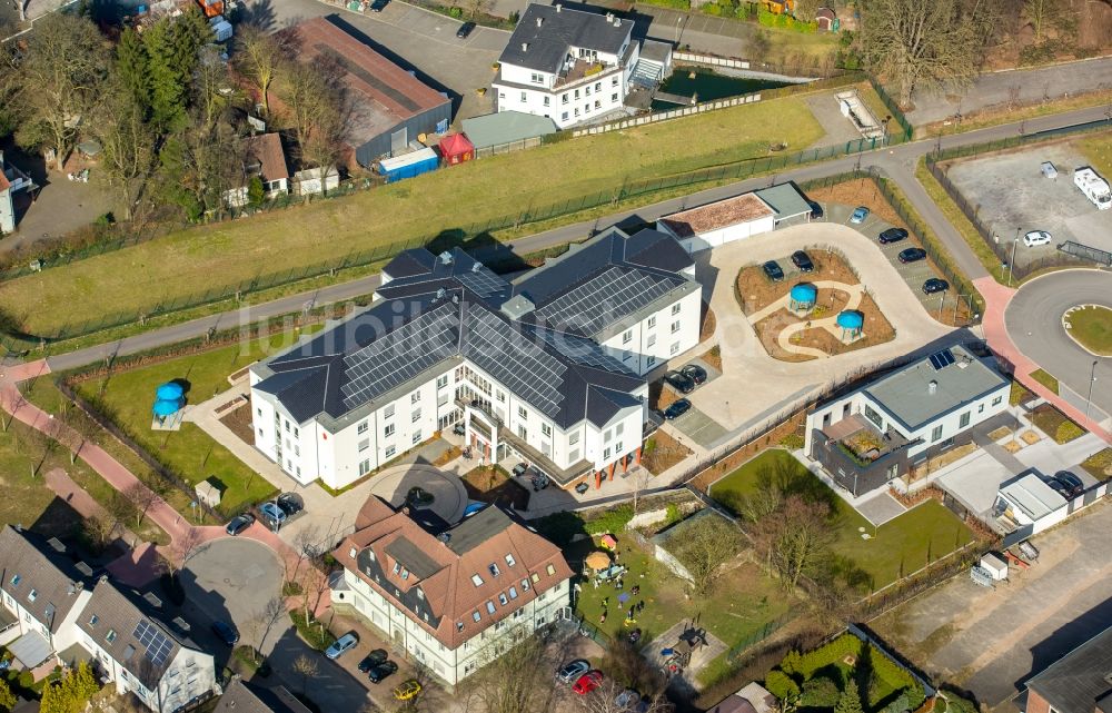 Dorsten von oben - Gebäude des Seniorenzentrums St.Marien Seniorenzentrum An der Molkerei - Am Güterbahnhof in Dorsten im Bundesland Nordrhein-Westfalen, Deutschland