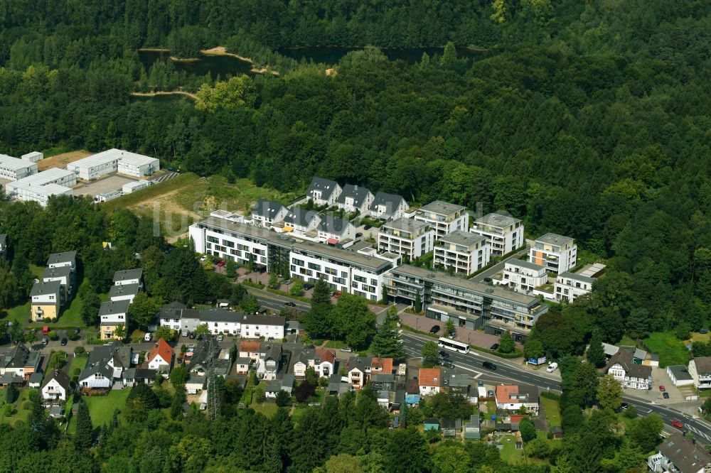 Luftaufnahme Bergisch Gladbach - Gebäude des Seniorenzentrums Wohnpark Lerbacher Wald im Ortsteil Bensberg in Bergisch Gladbach im Bundesland Nordrhein-Westfalen, Deutschland