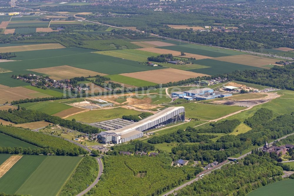 Luftbild Neuss - Gebäude der Skihalle Neuss im Bundesland Nordrhein-Westfalen