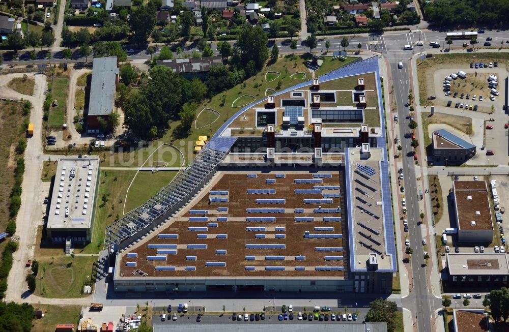 Luftbild Berlin - Gebäude des SOLON Corporate Headquarter Berlin - Adlershof