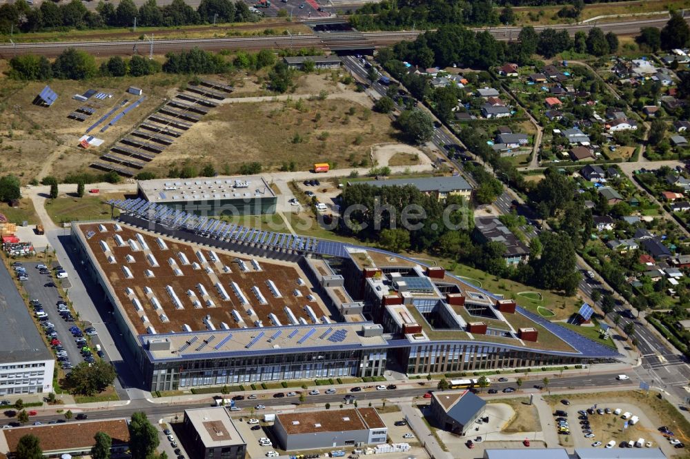 Luftaufnahme Berlin - Gebäude des SOLON Corporate Headquarter Berlin - Adlershof