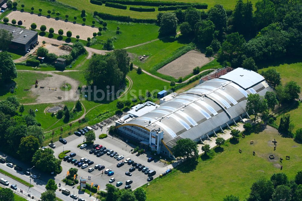 Luftaufnahme Kiel - Gebäude der Sporthalle des FiZ - VFG Kiel e.V. in Kiel im Bundesland Schleswig-Holstein, Deutschland