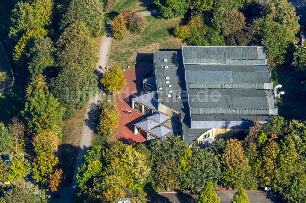 Hagen von oben - Gebäude der Sporthalle Karl-Adam am Voßacker in Hagen im Bundesland Nordrhein-Westfalen, Deutschland