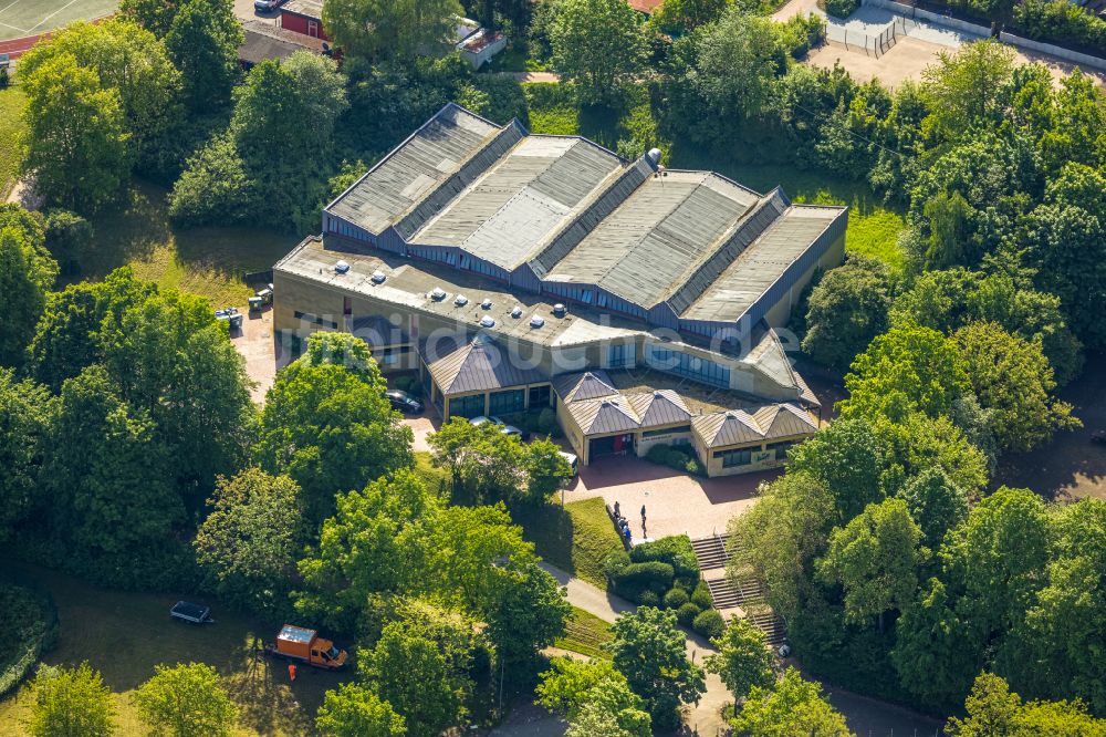 Hagen aus der Vogelperspektive: Gebäude der Sporthalle Karl-Adam am Voßacker in Hagen im Bundesland Nordrhein-Westfalen, Deutschland