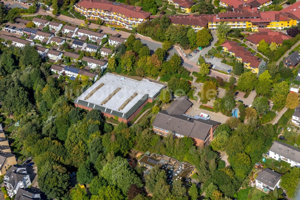 Luftaufnahme Herdecke - Gebäude der Sporthalle Kirchende Am Berge in Herdecke im Bundesland Nordrhein-Westfalen, Deutschland