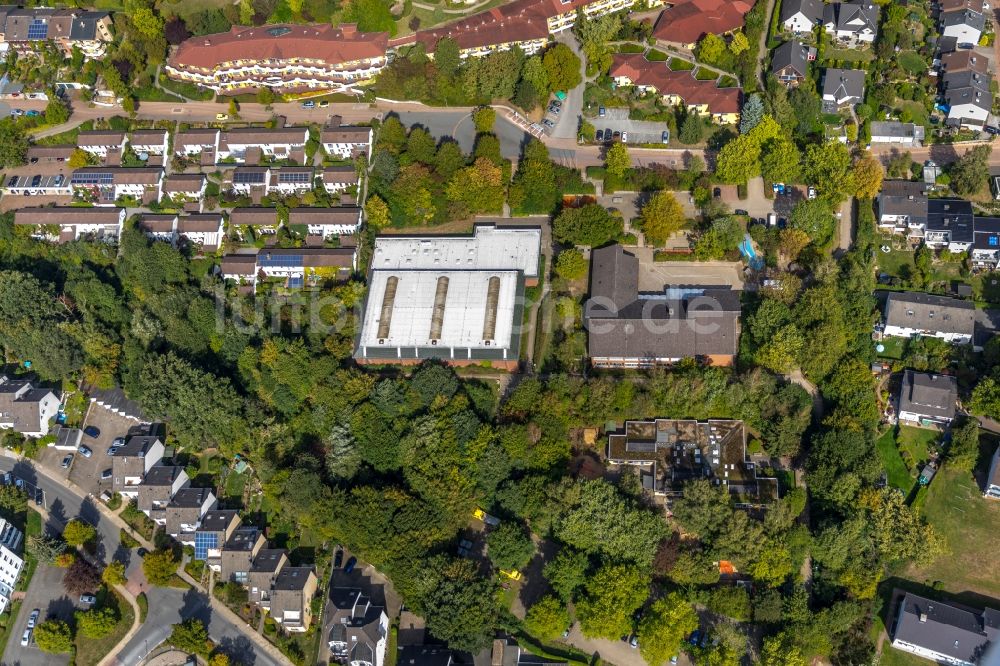 Herdecke von oben - Gebäude der Sporthalle Kirchende Am Berge in Herdecke im Bundesland Nordrhein-Westfalen, Deutschland