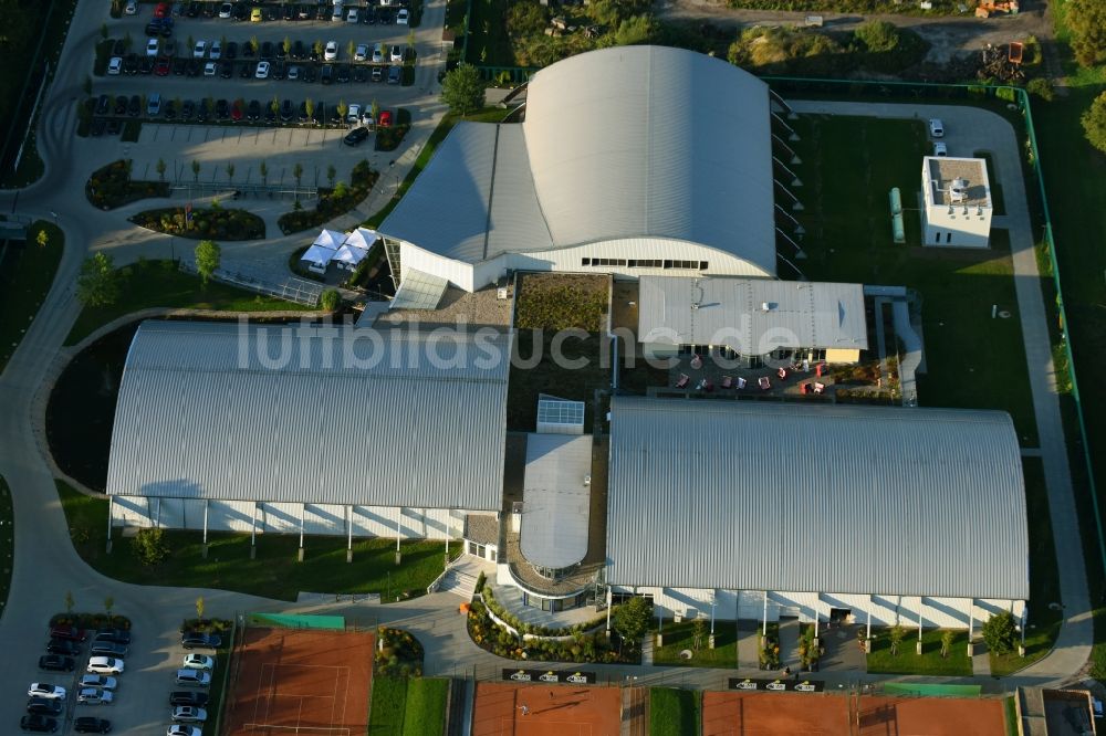 Magdeburg von oben - Gebäude des Sporthallen- Ensemble Life im Herrenkrug an der Herrenkrugstraße im Ortsteil Herrenkrug in Magdeburg im Bundesland Sachsen-Anhalt, Deutschland