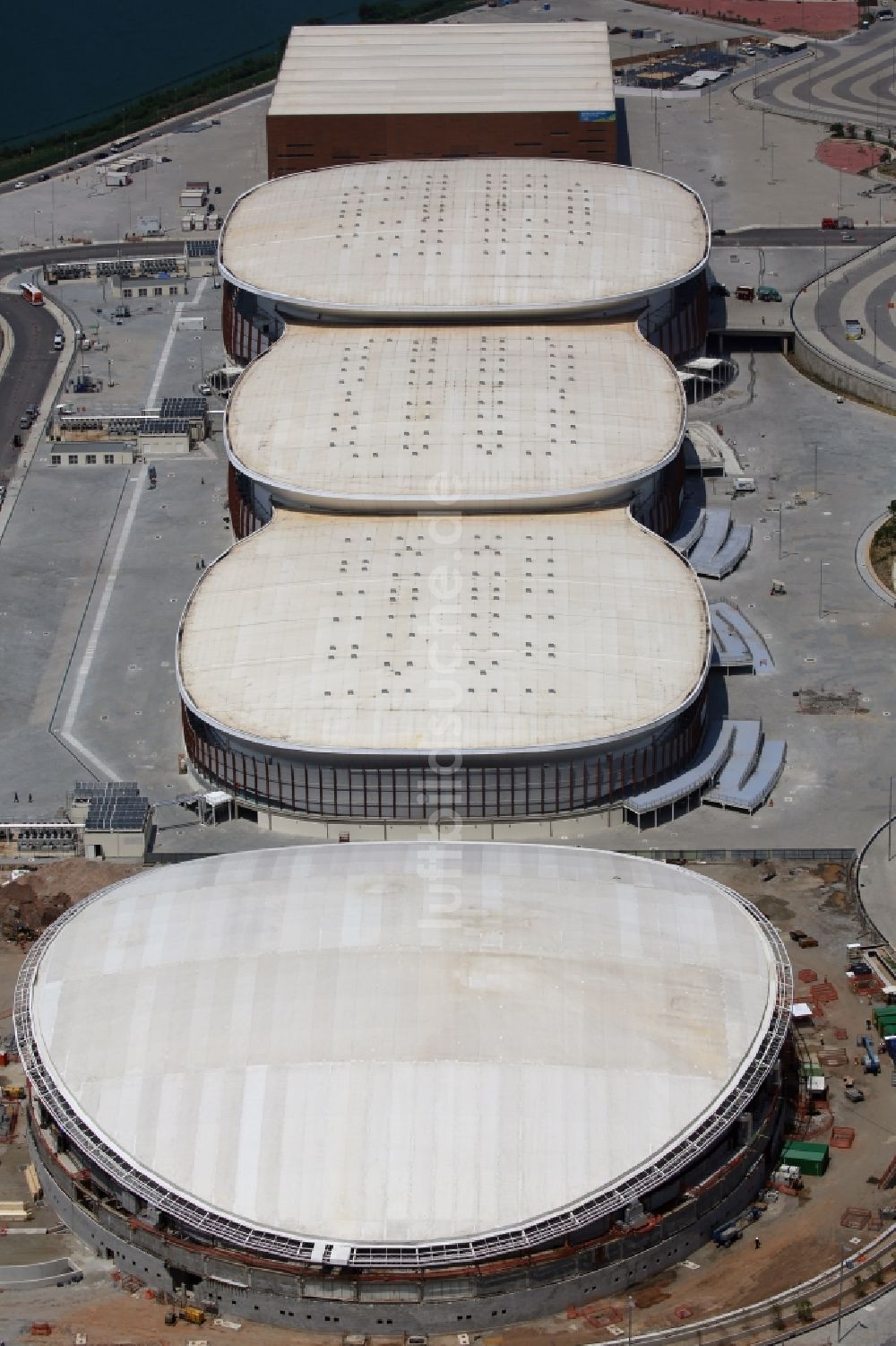 Rio de Janeiro aus der Vogelperspektive: Gebäude des Sporthallen- Ensemble am Olympiapark vor den Sommerspielen der Spiele der XXXI. Olympiade in Rio de Janeiro in Rio de Janeiro, Brasilien