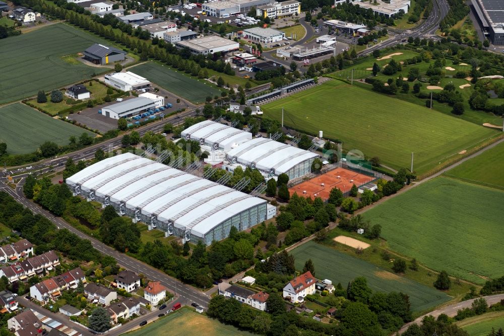 Luftaufnahme Frankfurt am Main - Gebäude des Sporthallen- Ensemble Sport & Freizeitzentrum Kalbach in Frankfurt am Main im Bundesland Hessen, Deutschland