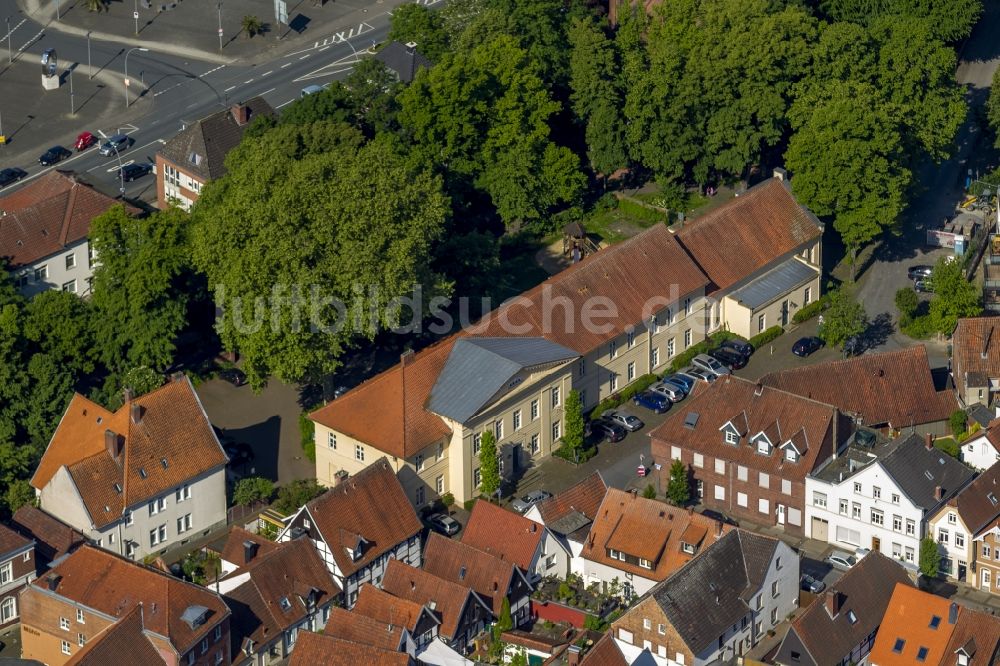 Luftaufnahme Warendorf - Gebäude der Stadtbücherei in Warendorf im Bundesland Nordrhein-Westfalen