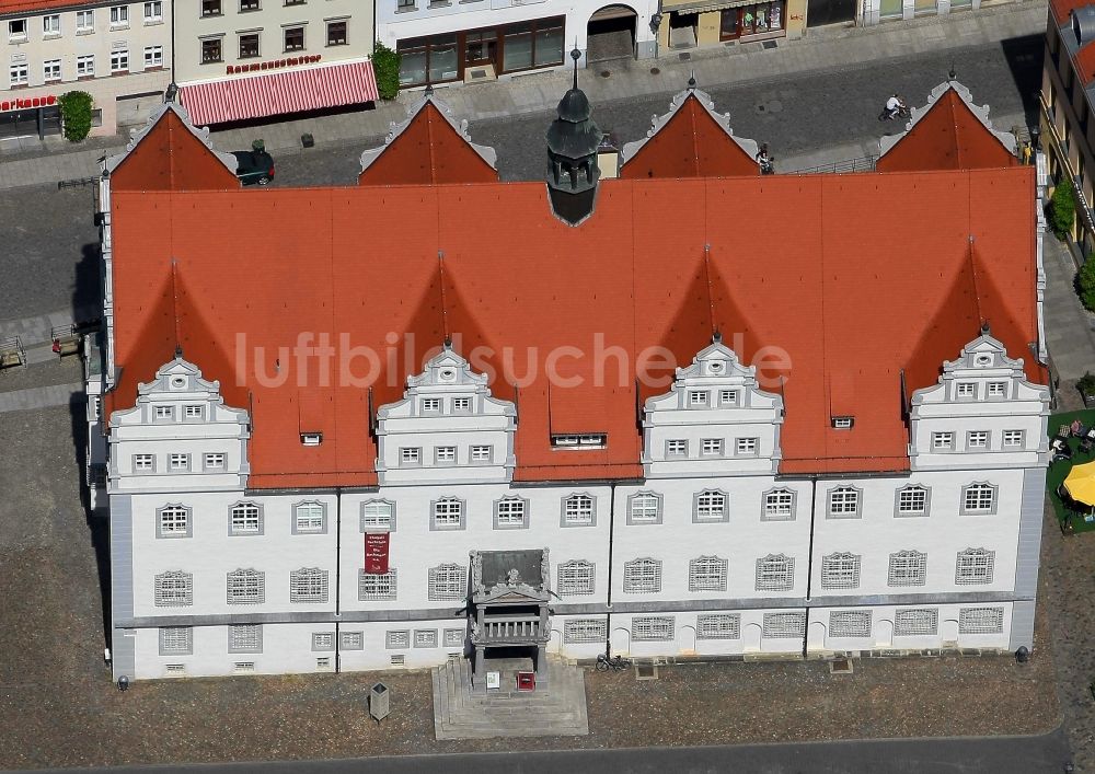 Luftaufnahme Lutherstadt Wittenberg - Gebäude der Stadtverwaltung - Altes Rathaus am Marktplatz in Lutherstadt Wittenberg im Bundesland Sachsen-Anhalt, Deutschland