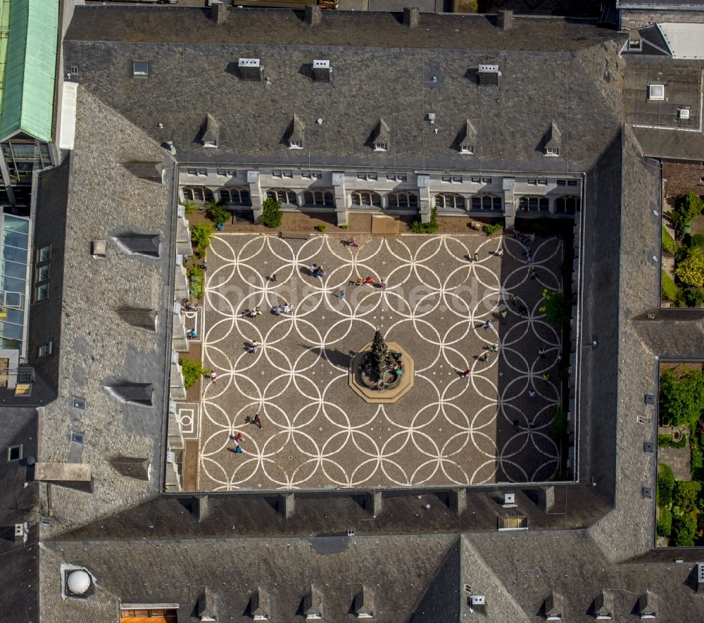 Aachen von oben - Gebäude der Stadtverwaltung - Rathaus in Aachen im Bundesland Nordrhein-Westfalen