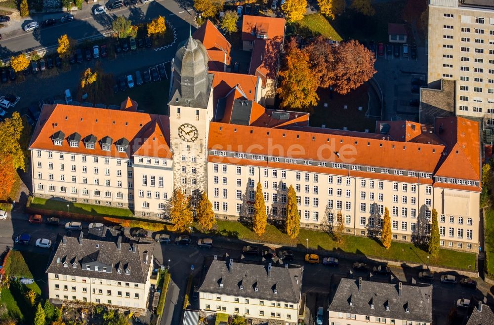 Arnsberg aus der Vogelperspektive: Gebäude der Stadtverwaltung - Rathaus in Arnsberg im Bundesland Nordrhein-Westfalen