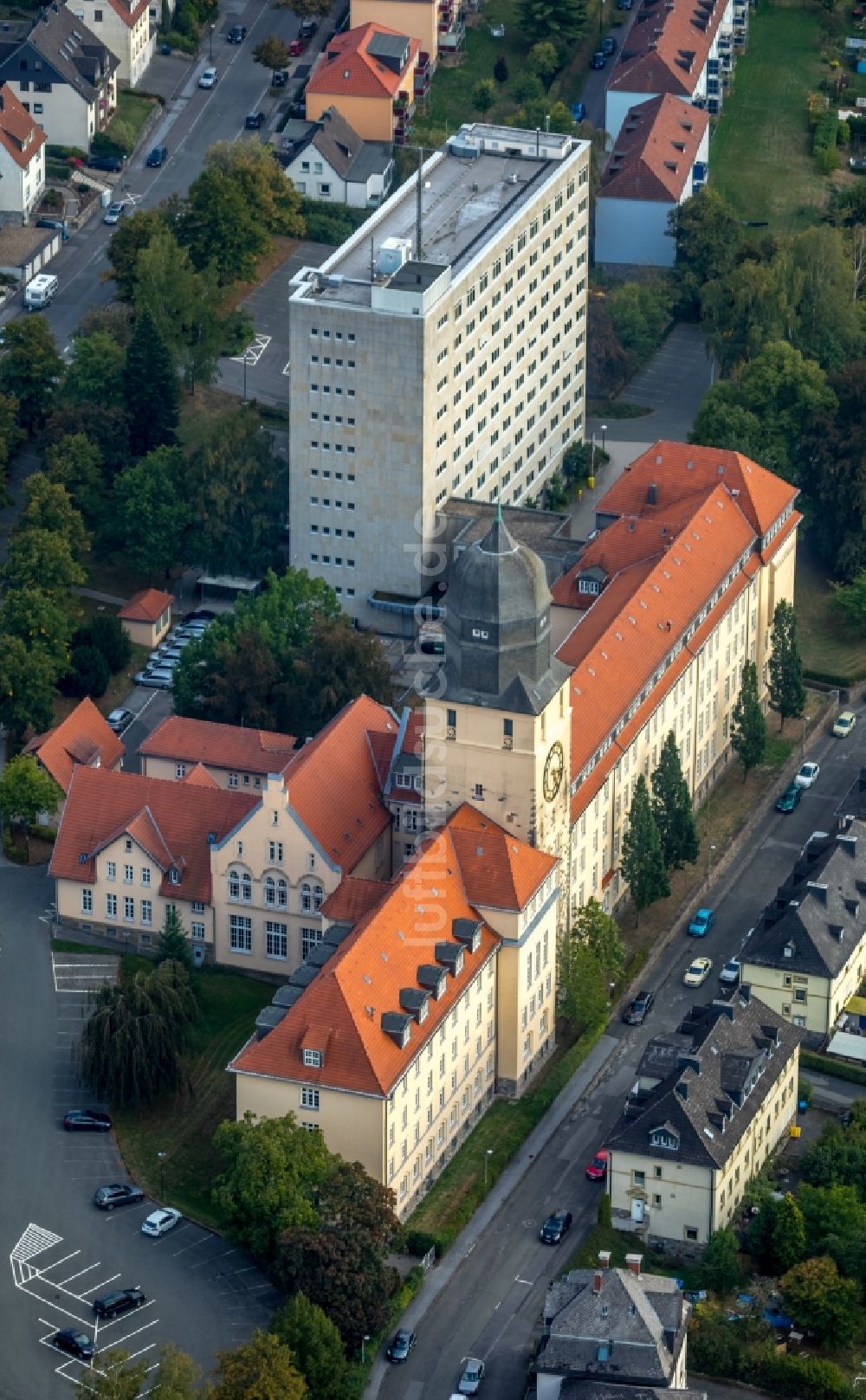 Arnsberg aus der Vogelperspektive: Gebäude der Stadtverwaltung - Rathaus in Arnsberg im Bundesland Nordrhein-Westfalen