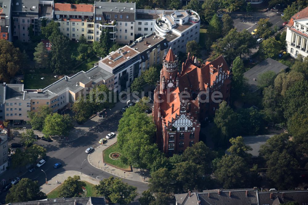 Luftbild Berlin - Gebäude der Stadtverwaltung - Rathaus in Berlin, Deutschland