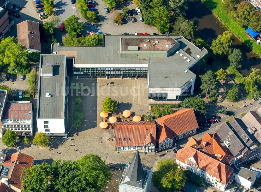 Bünde von oben - Gebäude der Stadtverwaltung - Rathaus in Bünde im Bundesland Nordrhein-Westfalen