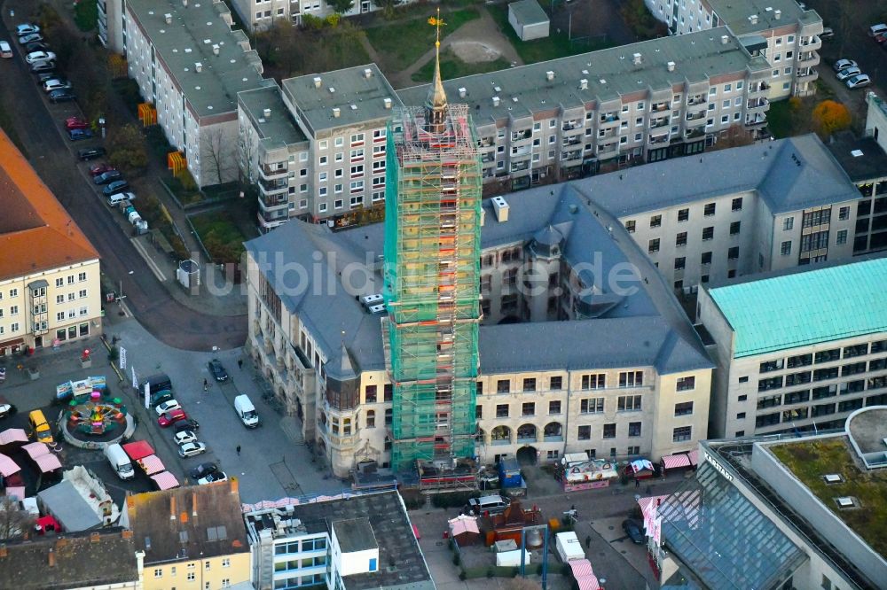 Dessau aus der Vogelperspektive: Gebäude der Stadtverwaltung - Rathaus in Dessau im Bundesland Sachsen-Anhalt, Deutschland