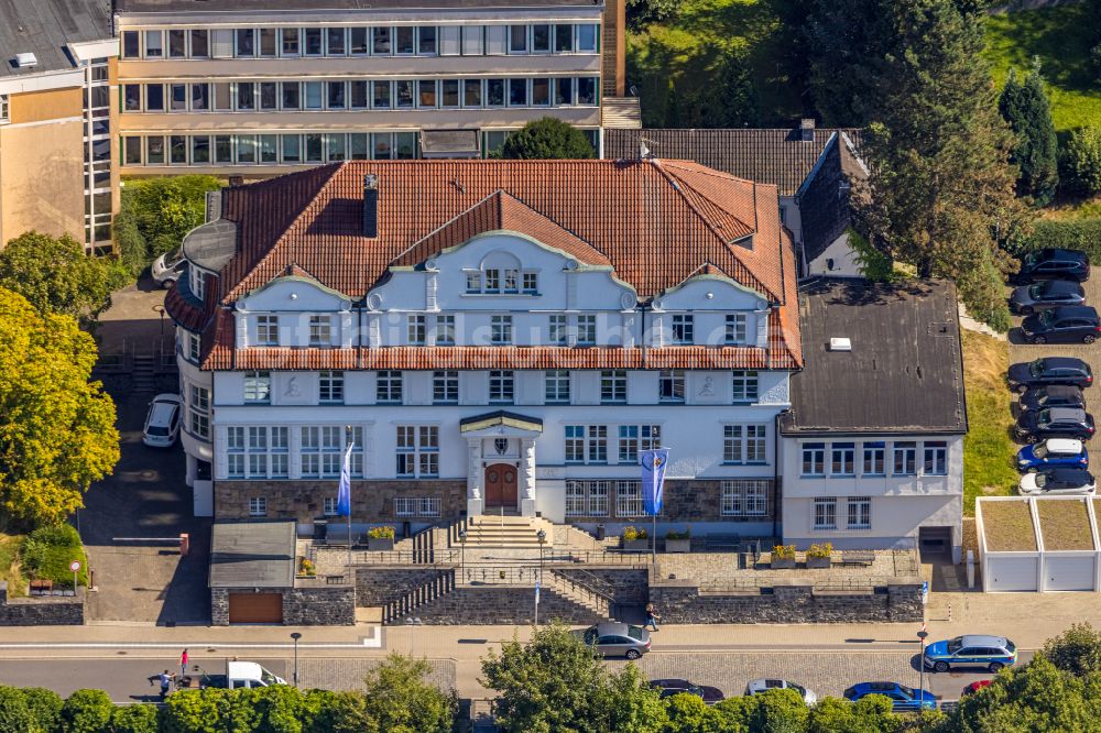 Ennepetal von oben - Gebäude der Stadtverwaltung - Rathaus in Ennepetal im Bundesland Nordrhein-Westfalen, Deutschland