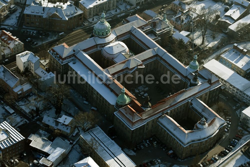 Luftaufnahme Potsdam - Gebäude der Stadtverwaltung - Rathaus an der Friedrich-Ebert-Straße in Potsdam im Bundesland Brandenburg