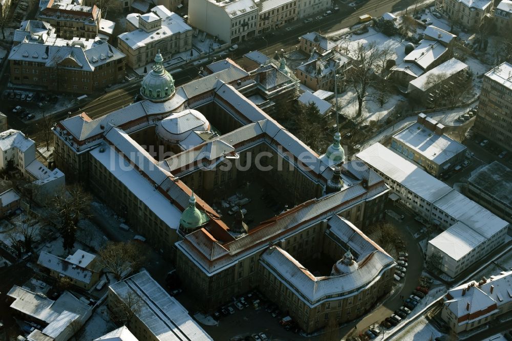 Potsdam von oben - Gebäude der Stadtverwaltung - Rathaus an der Friedrich-Ebert-Straße in Potsdam im Bundesland Brandenburg