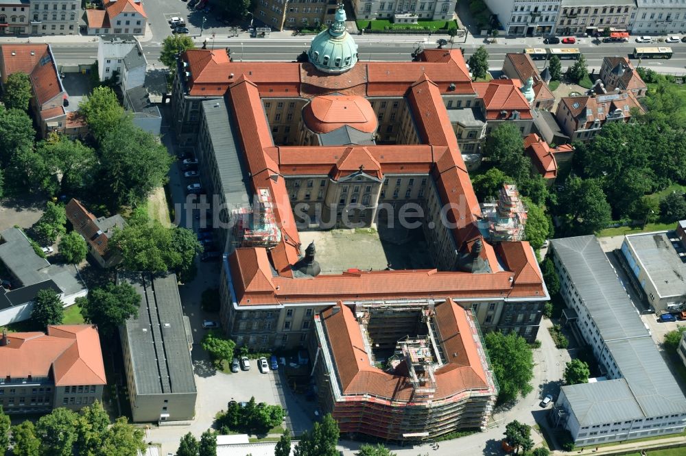 Potsdam aus der Vogelperspektive: Gebäude der Stadtverwaltung - Rathaus an der Friedrich-Ebert-Straße in Potsdam im Bundesland Brandenburg, Deutschland