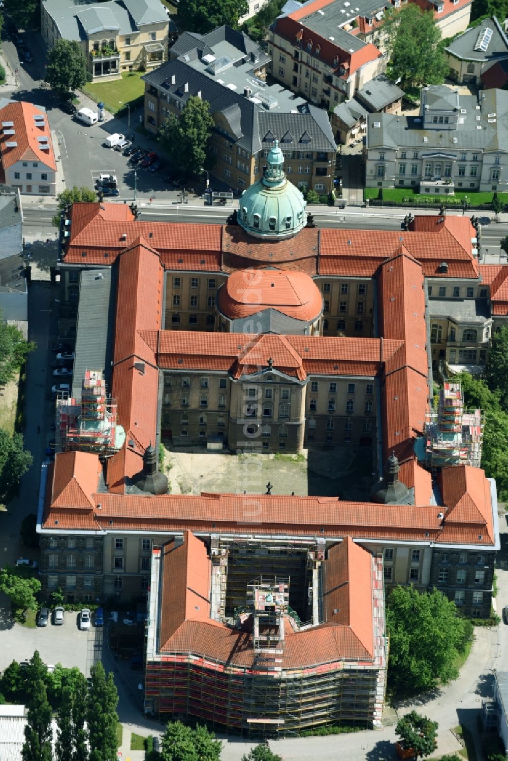 Luftaufnahme Potsdam - Gebäude der Stadtverwaltung - Rathaus an der Friedrich-Ebert-Straße in Potsdam im Bundesland Brandenburg, Deutschland