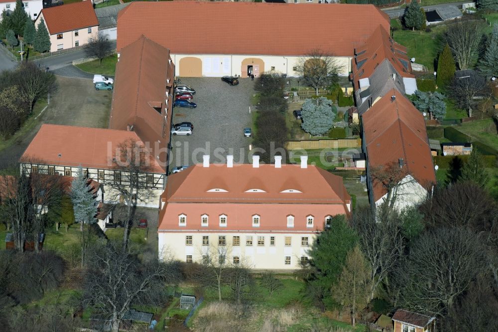 Luftaufnahme Stauchitz - Gebäude der Stadtverwaltung - Rathaus Gemeinde Stauchitz am Thomas-Müntzer-Platz in Stauchitz im Bundesland Sachsen