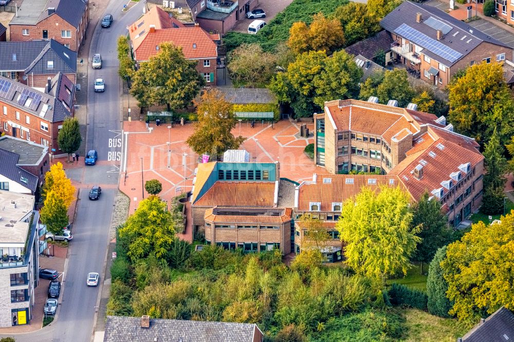 Luftbild Hamminkeln - Gebäude der Stadtverwaltung - Rathaus in Hamminkeln im Bundesland Nordrhein-Westfalen, Deutschland