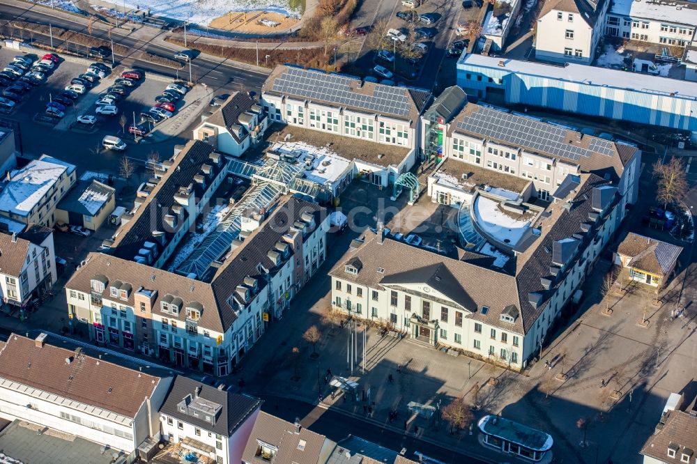 Luftbild Heiligenhaus - Gebäude der Stadtverwaltung - Rathaus in Heiligenhaus im Bundesland Nordrhein-Westfalen