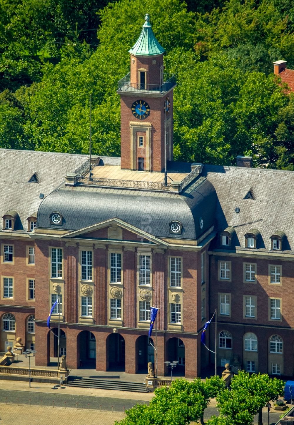 Luftaufnahme Herne - Gebäude der Stadtverwaltung - Rathaus in Herne im Bundesland Nordrhein-Westfalen