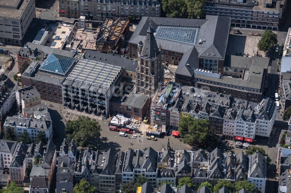 Luftbild Köln - Gebäude der Stadtverwaltung - Rathaus in Köln im Bundesland Nordrhein-Westfalen, Deutschland