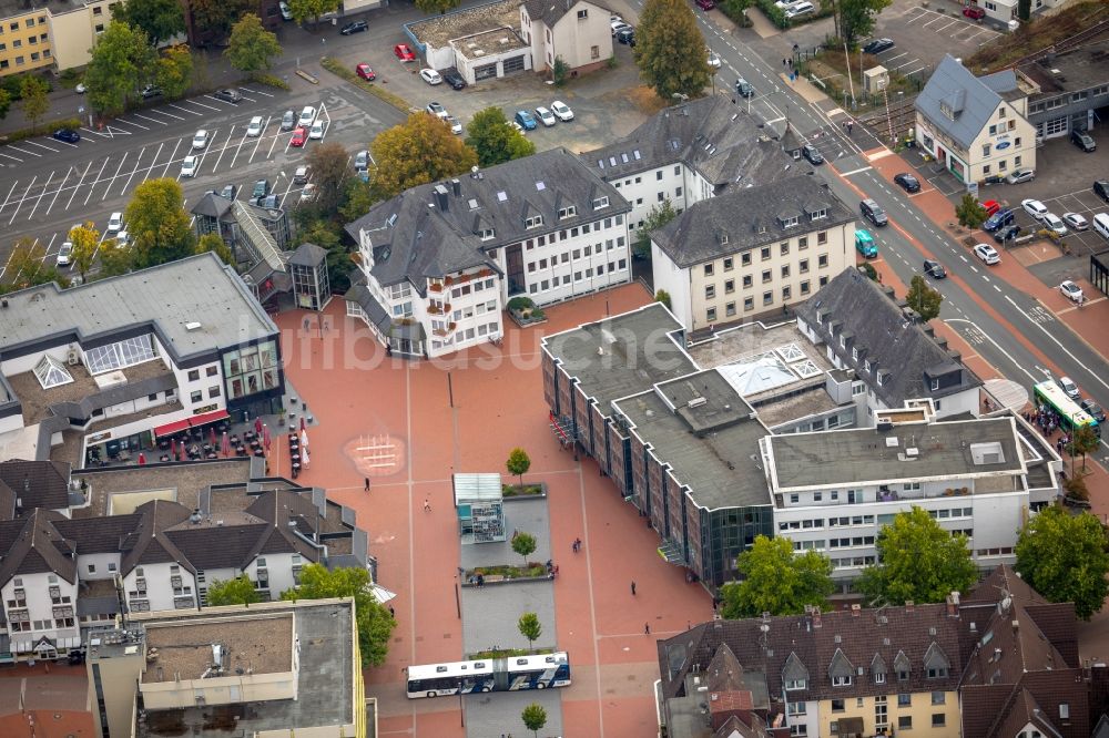 Kreuztal aus der Vogelperspektive: Gebäude der Stadtverwaltung - Rathaus in Kreuztal im Bundesland Nordrhein-Westfalen, Deutschland