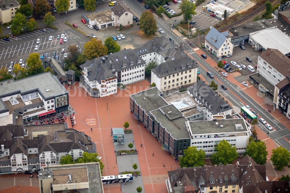 Luftbild Kreuztal - Gebäude der Stadtverwaltung - Rathaus in Kreuztal im Bundesland Nordrhein-Westfalen, Deutschland