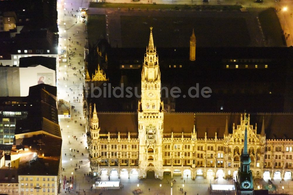 Luftaufnahme München - Gebäude der Stadtverwaltung - Rathaus am Marienplatz in München im Bundesland Bayern