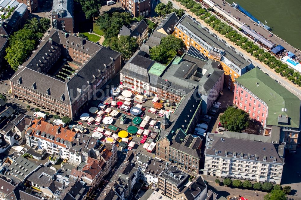 Düsseldorf aus der Vogelperspektive: Gebäude der Stadtverwaltung - Rathaus am Marktplatz in Düsseldorf im Bundesland Nordrhein-Westfalen